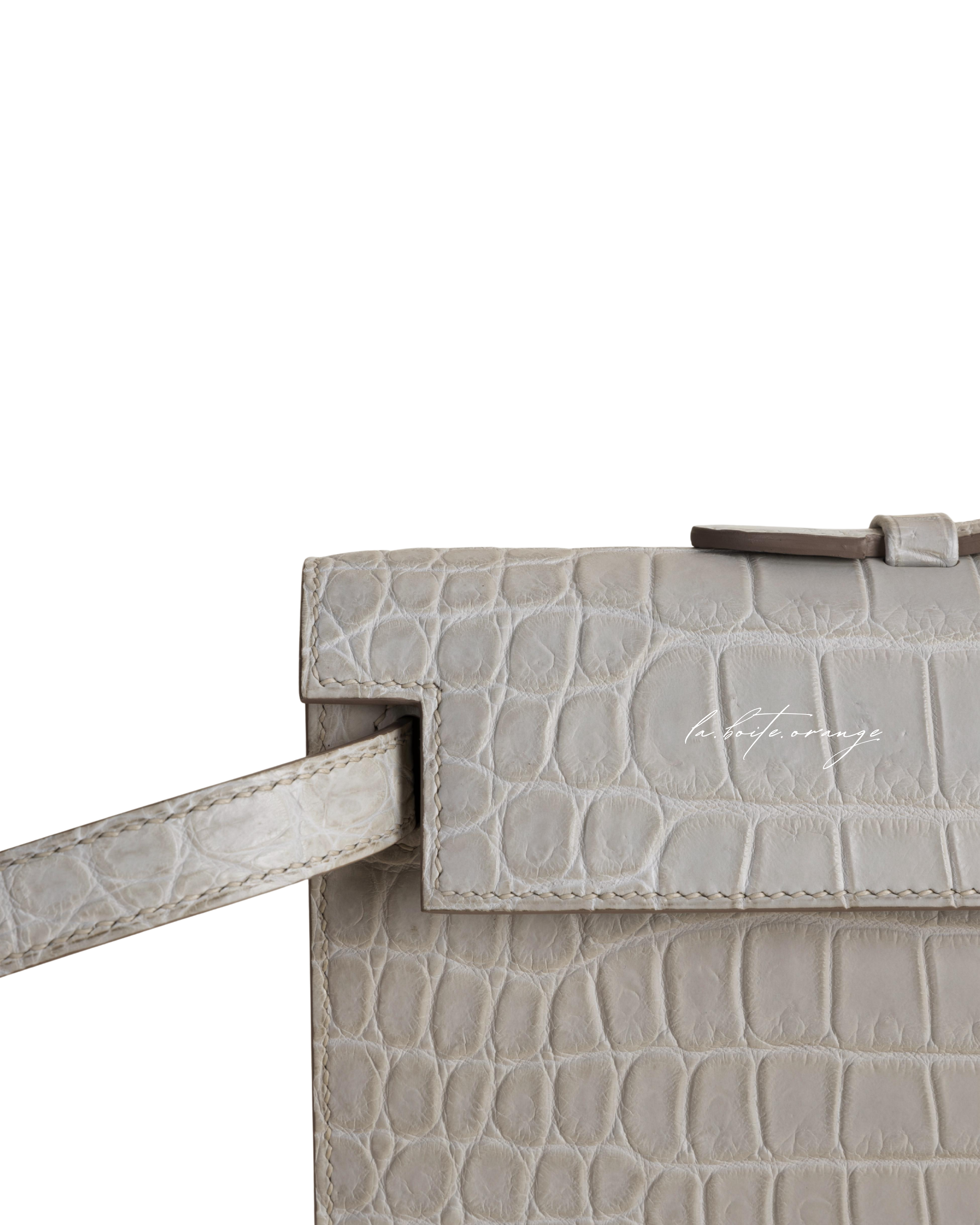 Kelly cut Matte Porosus Crocodile 8L Beton