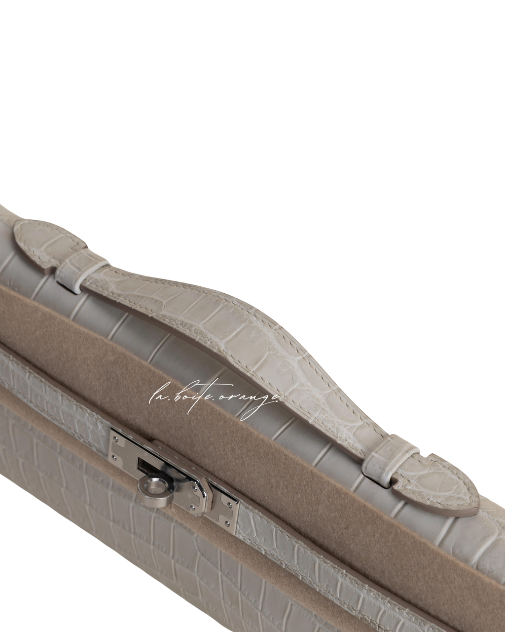 Kelly cut Matte Porosus Crocodile 8L Beton